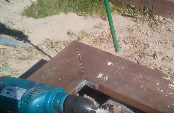 Высокая теплая грядка с фундаментом из тротуарной плитки пошагово. Фото и видео